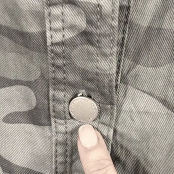 Democracy Camouflage Green Gray Cotton Spandx jacket Size Large Nwtg - Picture 4 of 8